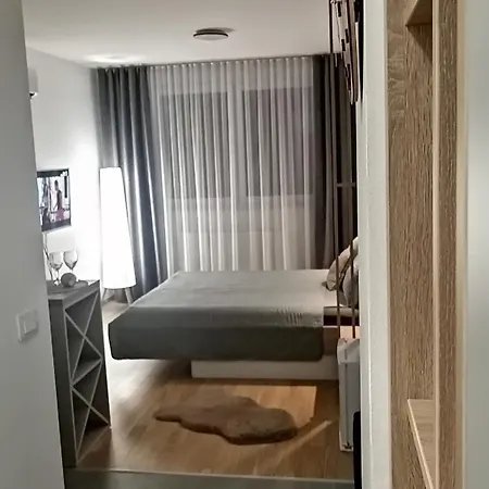 Apartamento 33 *